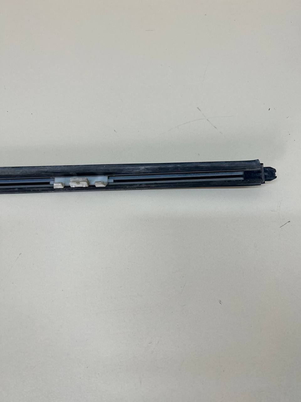 Молдинг лобового стекла Hyundai Sonata 6 (YF) 2010-2014