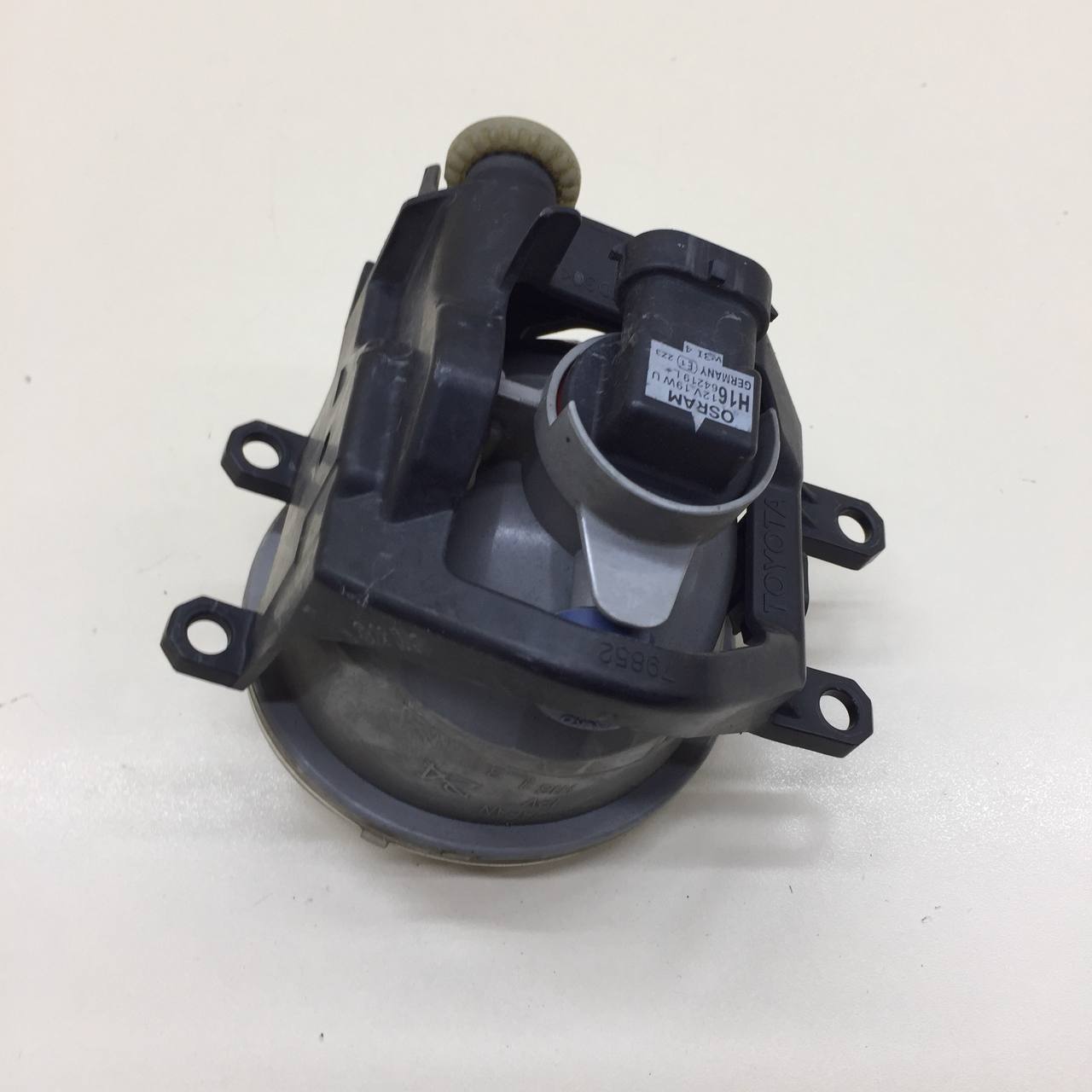 Фара противотуманная левая Toyota Land Cruiser Prado (J150) 2009-2022 Фара противотуманная левая Toyota Land Cruiser Prado (J150) 2009-2022