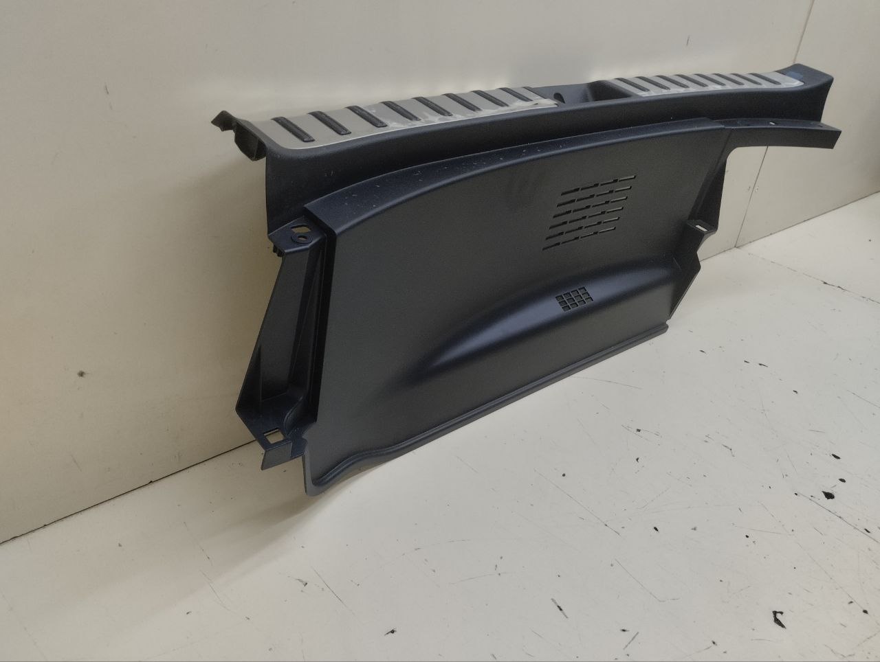 Обшивка багажника Lexus NX 200 (Z10) 2014-2021 Обшивка багажника Lexus NX 200 (Z10) 2014-2021