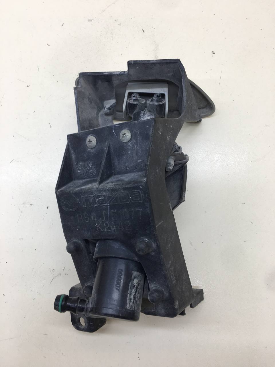Форсунка омывателя фары Mazda Mazda 3 (BK) 2002-2009