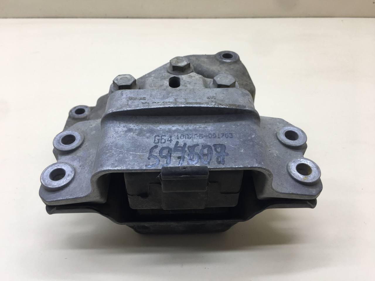 Опора двигателя левая Volkswagen Tiguan (5N1) 2007-2011