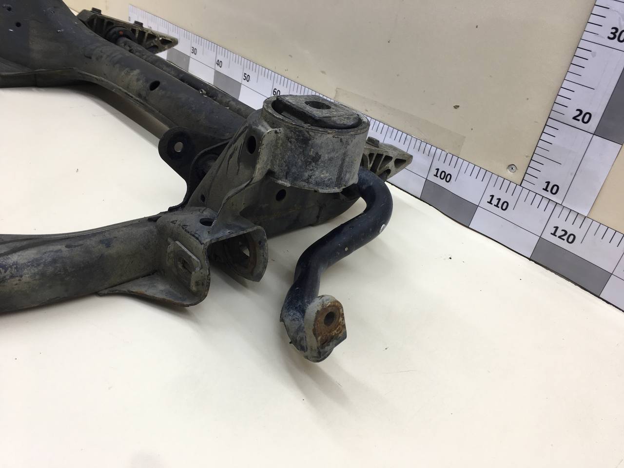 Балка подмоторная Volkswagen Touareg (7L) 2002-2010