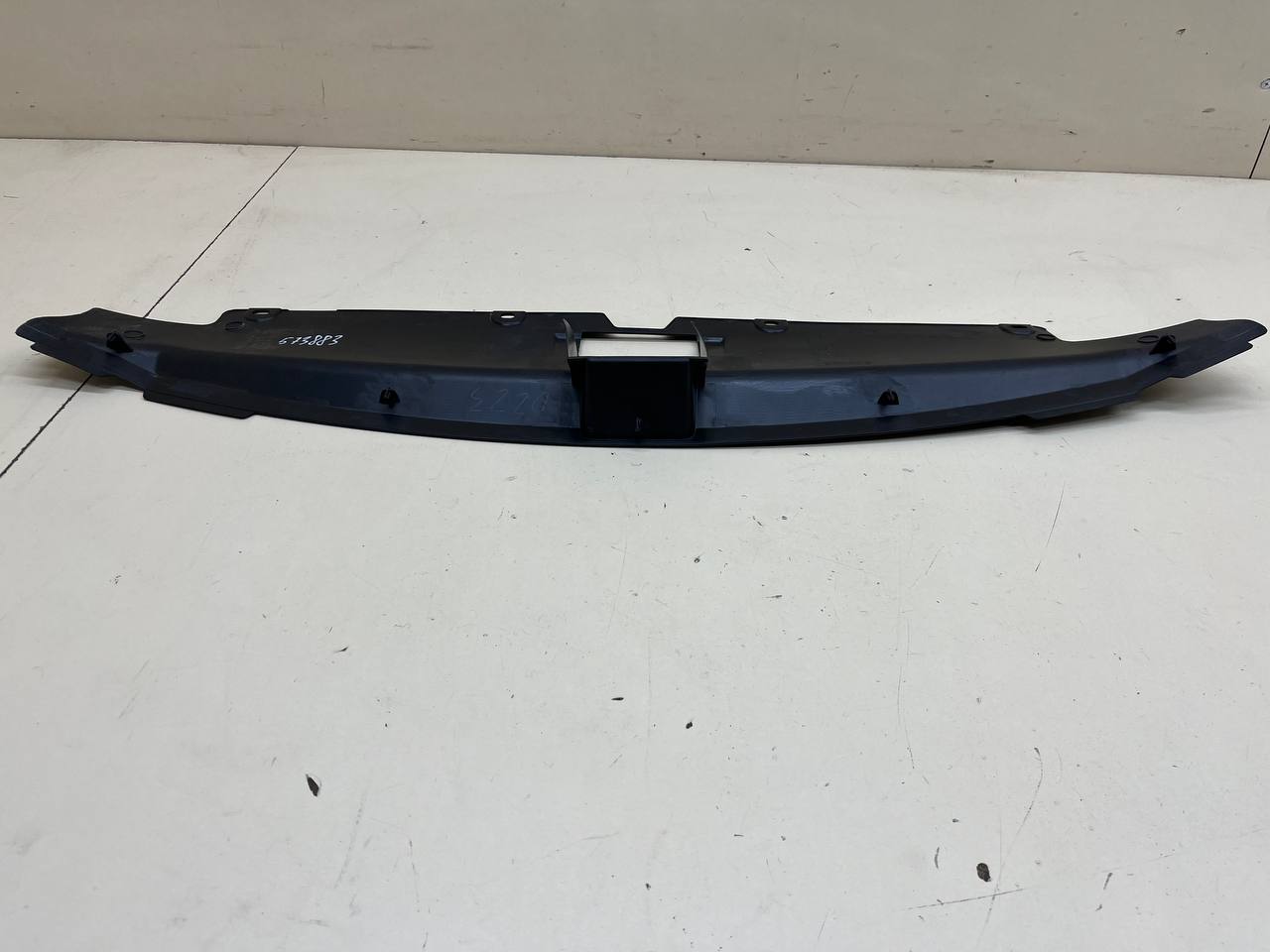 Кожух замка капота Mitsubishi Outlander XL (CW) 2006-2012