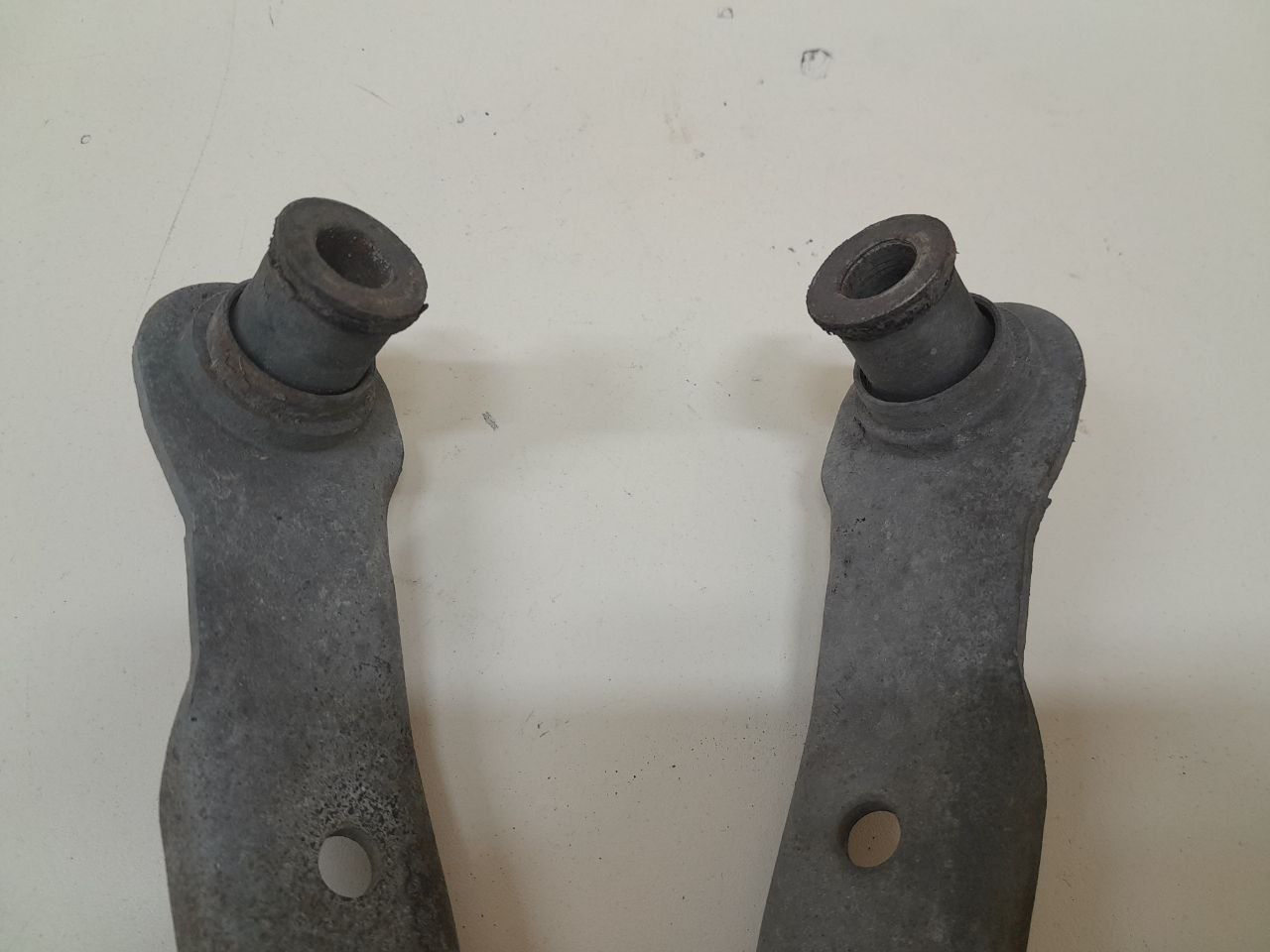 Кронштейн передней балки Nissan Note (E11) 2006-2013 Кронштейн передней балки Nissan Note (E11) 2006-2013