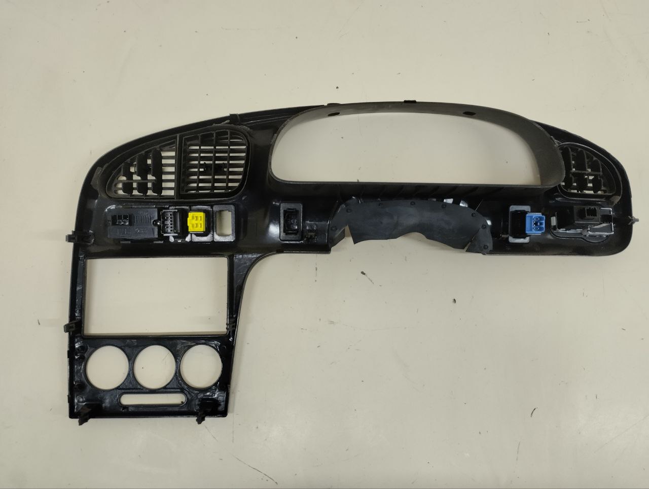 Накладка торпедо Kia Spectra (SD) 2004-2011 Накладка торпедо Kia Spectra (SD) 2004-2011