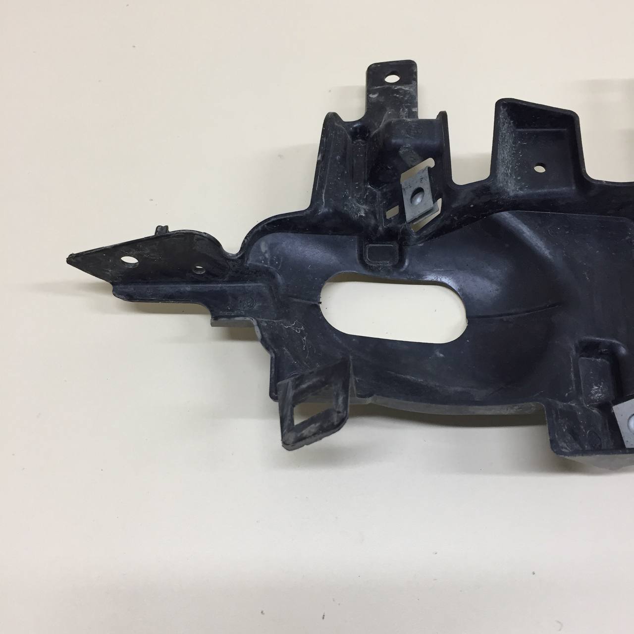 Кронштейн фары противотуманной левой Nissan Qashqai (J11) 2014> Кронштейн фары противотуманной левой Nissan Qashqai (J11) 2014>