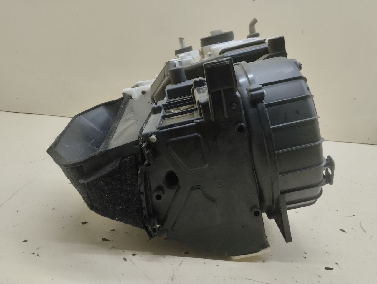 Корпус отопителя Mitsubishi Lancer 9 (CS/Classic) 2000-2011 Корпус отопителя Mitsubishi Lancer 9 (CS/Classic) 2000-2011