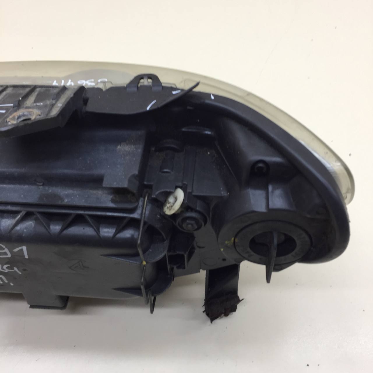 Фара правая Fiat Albea 2002-2012