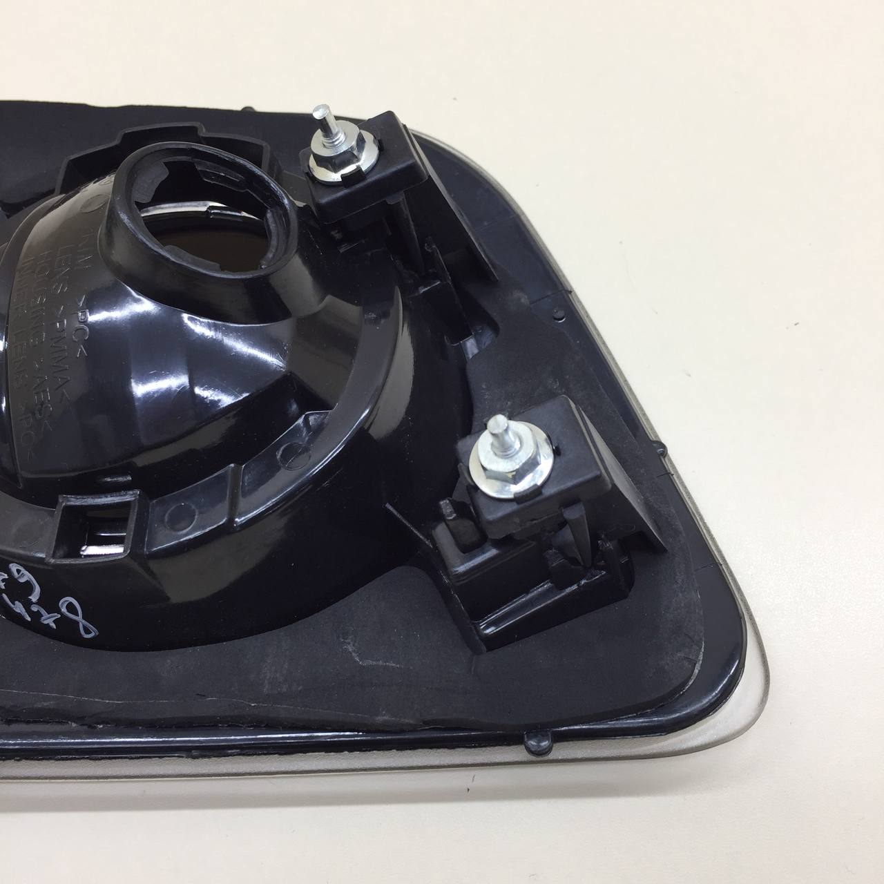 Фонарь задний внутренний правый Mazda Mazda 3 (BK) 2002-2009