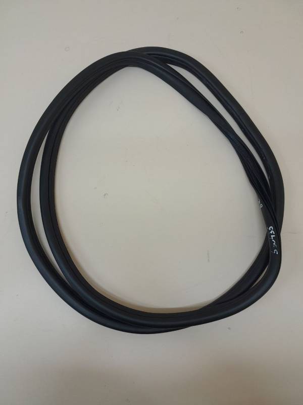 Уплотнитель проема двери задней правой Mitsubishi Outlander (GF) 2012>