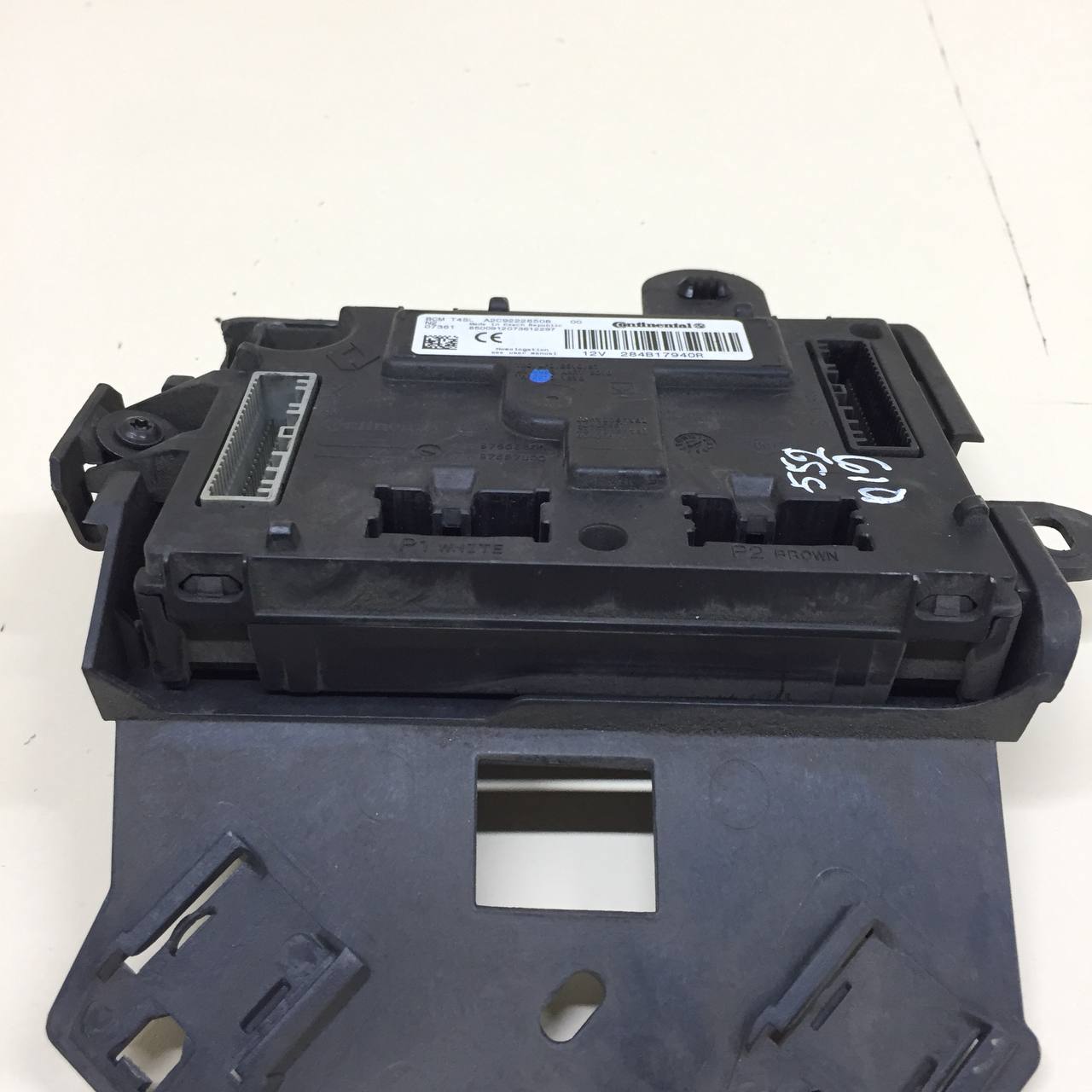 Блок комфорта Renault Duster (HSA, HSM) 2012> Блок комфорта Renault Duster (HSA, HSM) 2012>