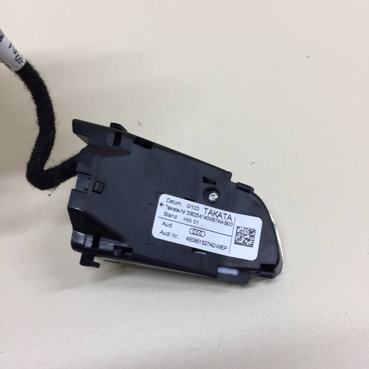 Кнопка многофункциональная Audi Q5 (8R) 2008-2017 Кнопка многофункциональная Audi Q5 (8R) 2008-2017