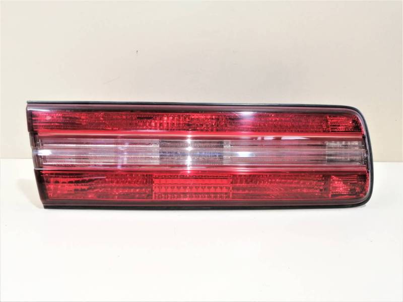 Фонарь задний внутренний левый Toyota Mark II  (X100) 1996-2000
