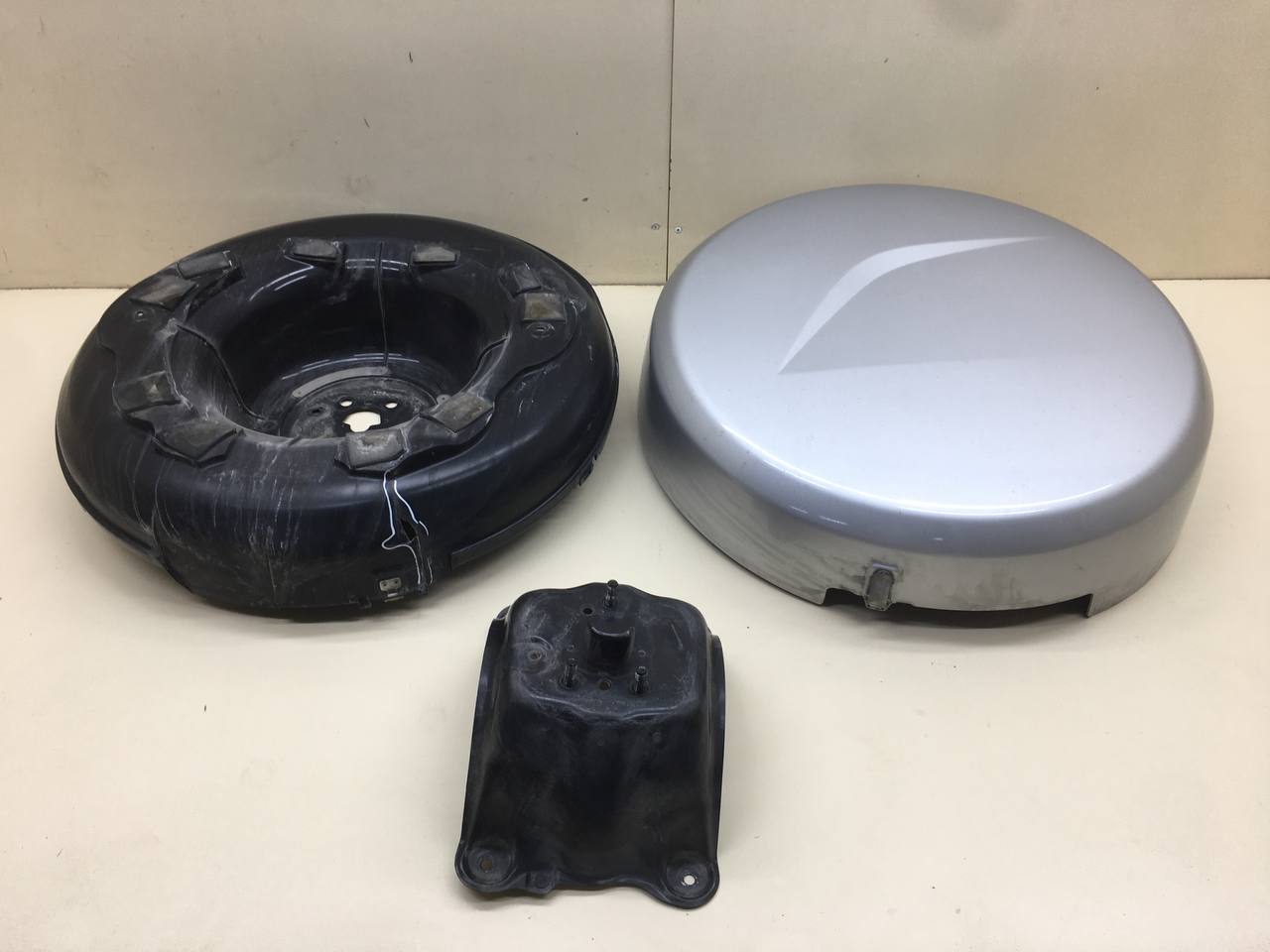 Кронштейн запасного колеса Toyota Rav 4 (A30) 2006-2013 Кронштейн запасного колеса Toyota Rav 4 (A30) 2006-2013
