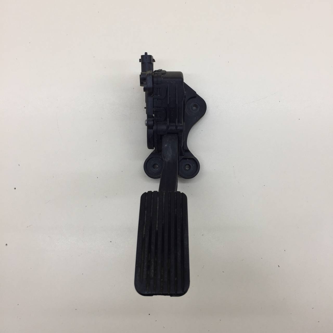 Педаль газа Kia Cerato (TD) 2009-2013 Педаль газа Kia Cerato (TD) 2009-2013