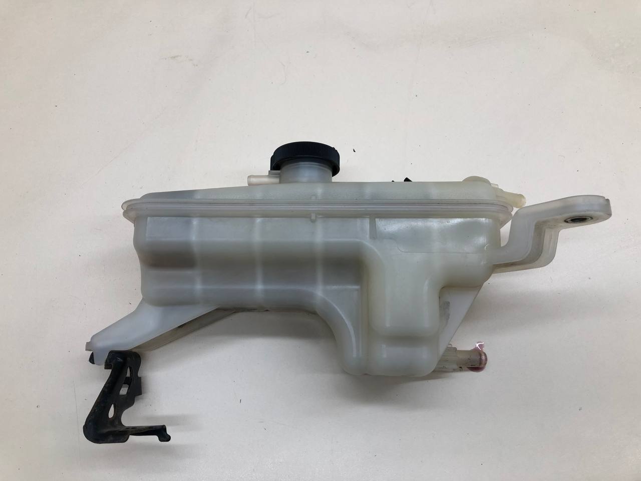 Бачок расширительный Toyota Rav 4 (A30) 2006-2013 Бачок расширительный Toyota Rav 4 (A30) 2006-2013