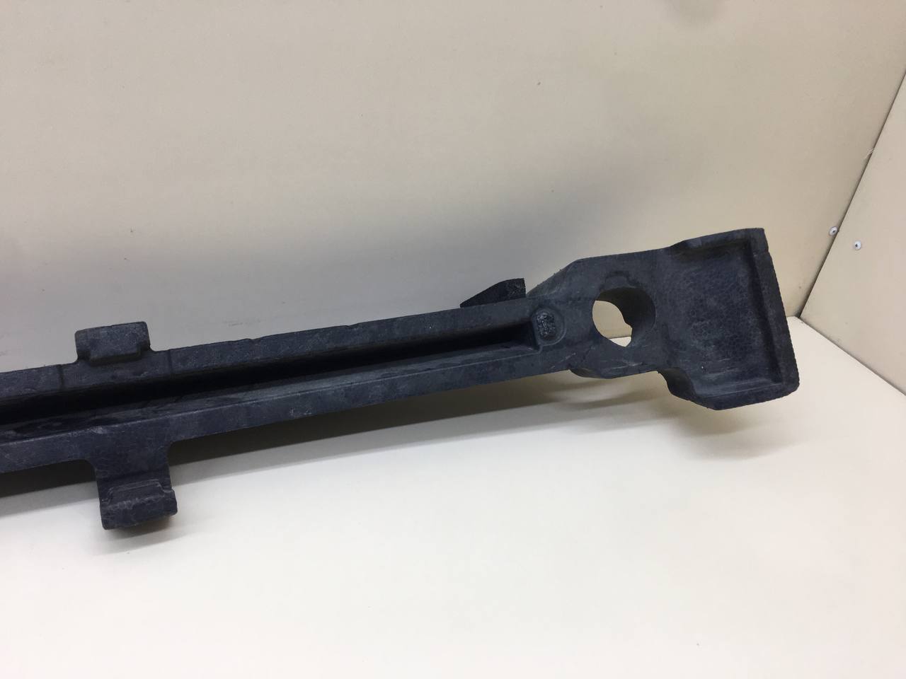 Наполнитель переднего бампера Toyota Rav 4 (XA40) 2013-2019