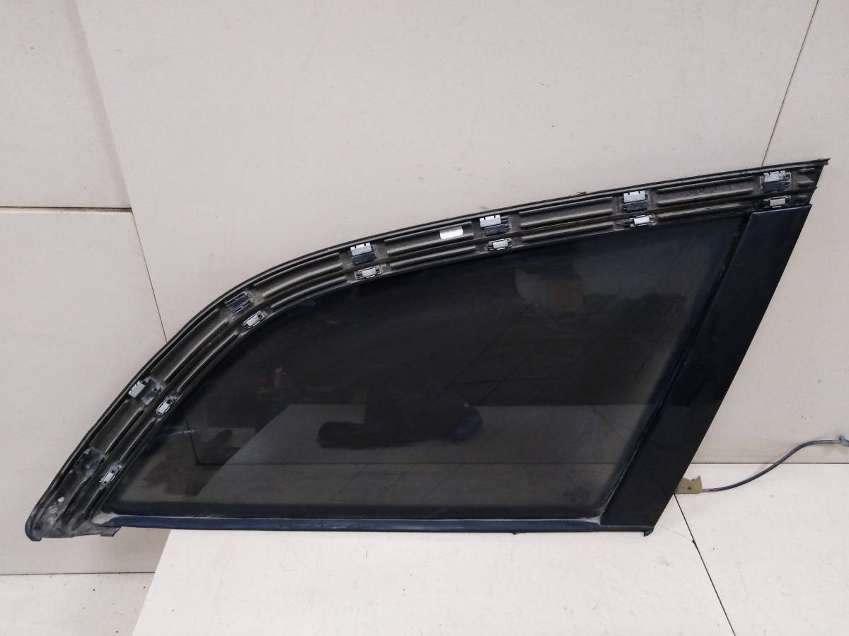Стекло кузовное глухое правое Audi Q7 (4L) 2005-2015