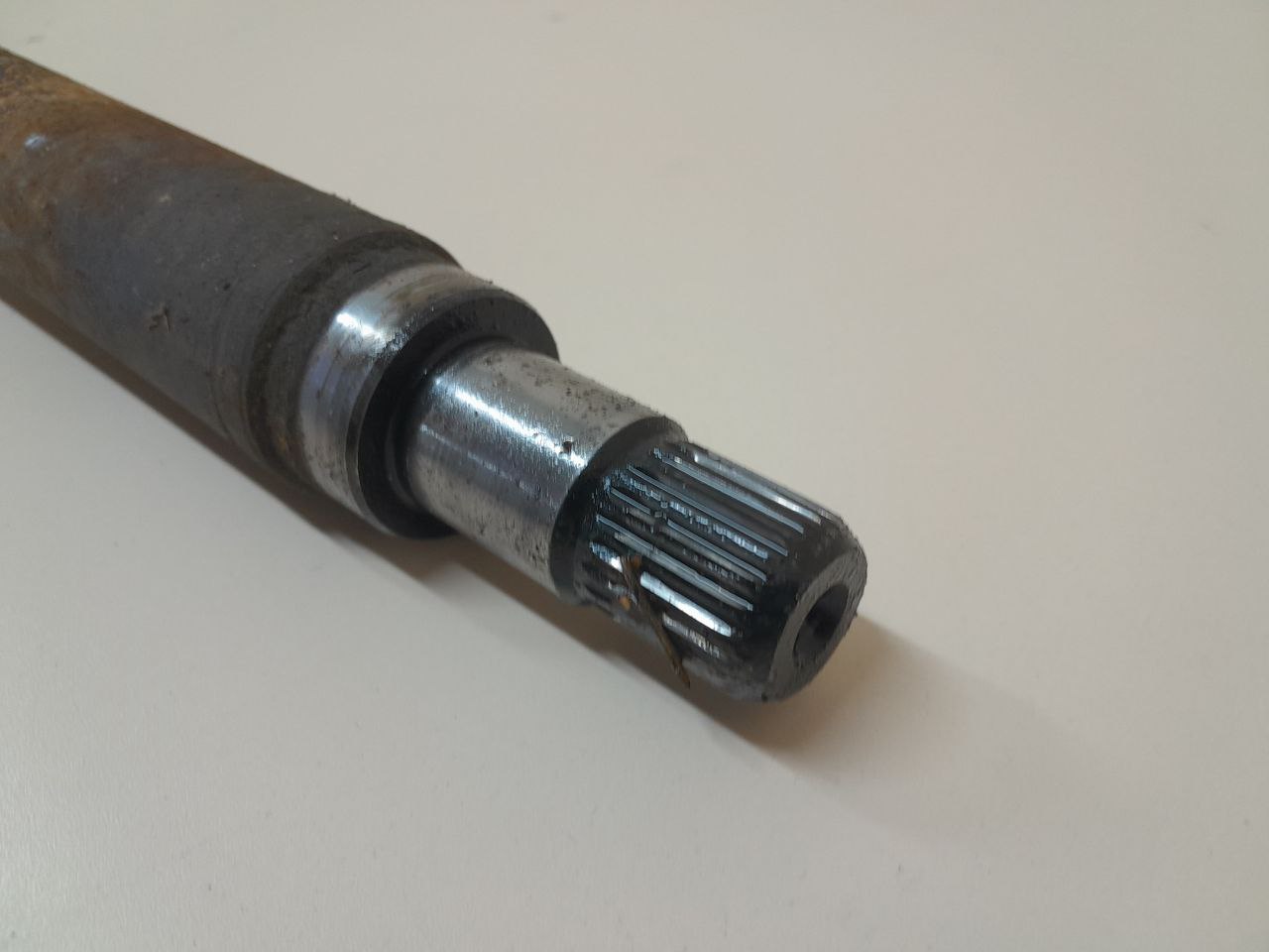 Полуось передняя правая Ford Fiesta (MK5) 2002-2008 Полуось передняя правая Ford Fiesta (MK5) 2002-2008
