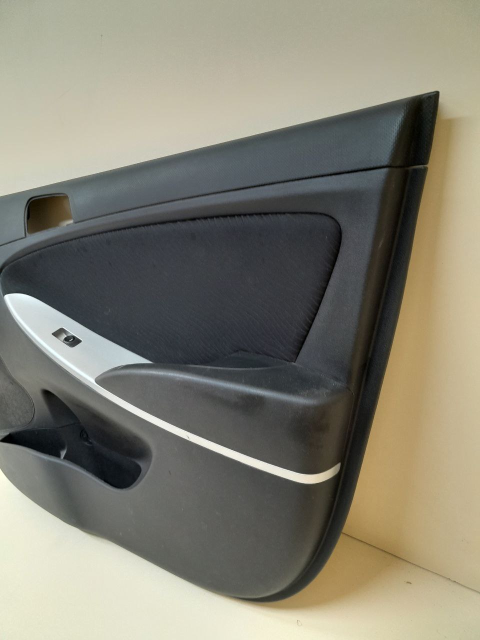 Обшивка двери передней правой Hyundai Solaris (RB) 2010-2017