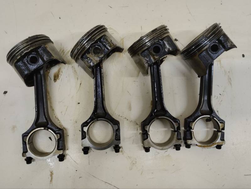 Поршень с шатуном Ford Fusion (JU) 2002-2012