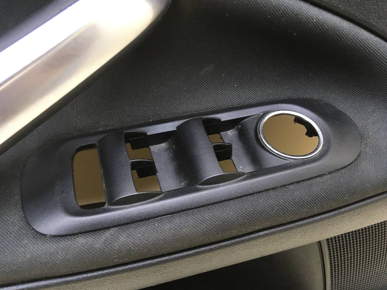 Обшивка двери передней левой Ford Mondeo 4 2007-2015 Обшивка двери передней левой Ford Mondeo 4 2007-2015