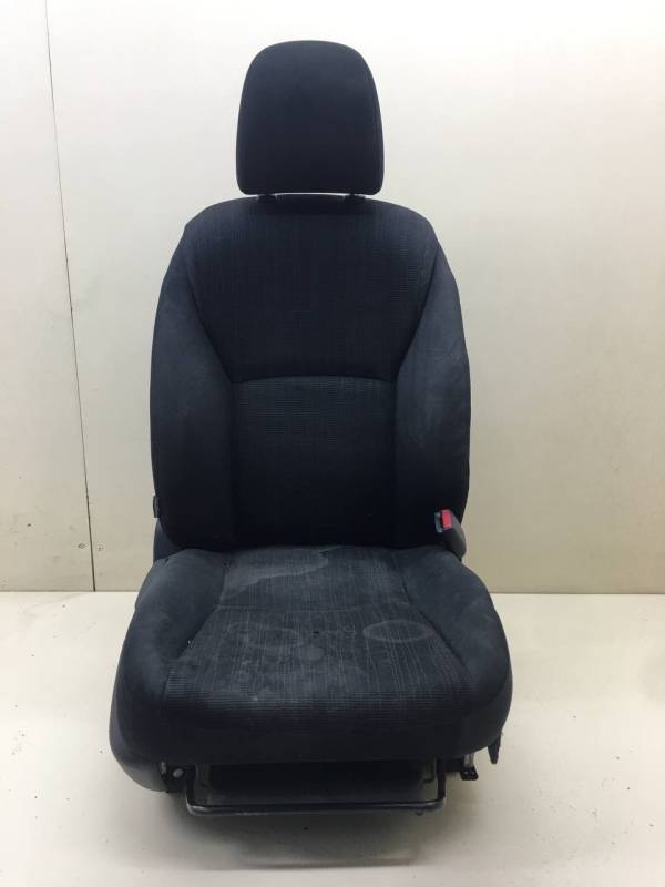 Сиденье переднее правое Toyota Auris (E150) 2006-2012