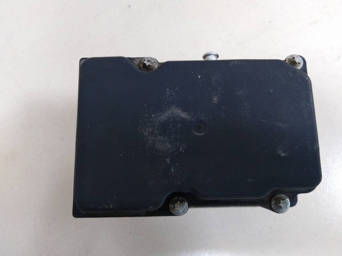 Блок ABS (насос) Renault Clio (3) 2005-2012 Блок ABS (насос) Renault Clio (3) 2005-2012