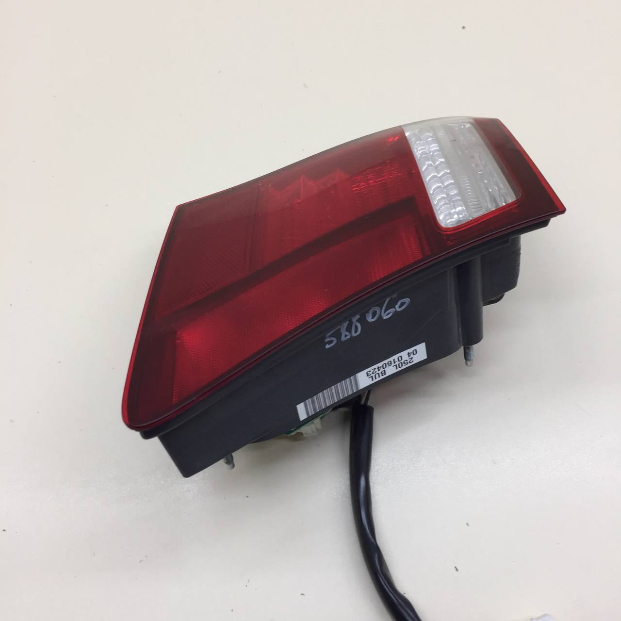 Фонарь задний внутренний левый Lexus LS460 (XF40) 2006-2017