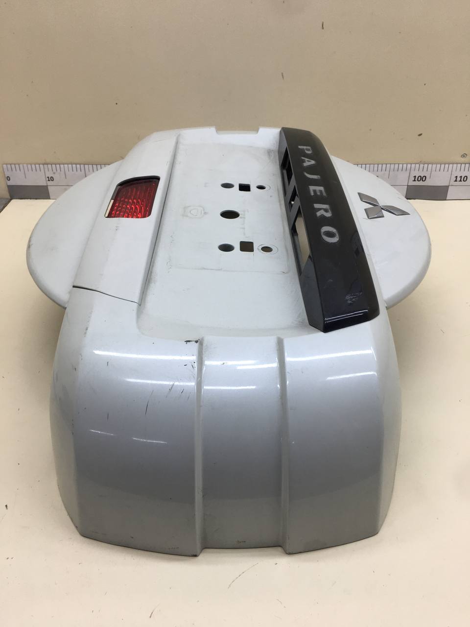 Накладка крышки багажника Mitsubishi Pajero/Montero 4 (V8, V9) 2007>