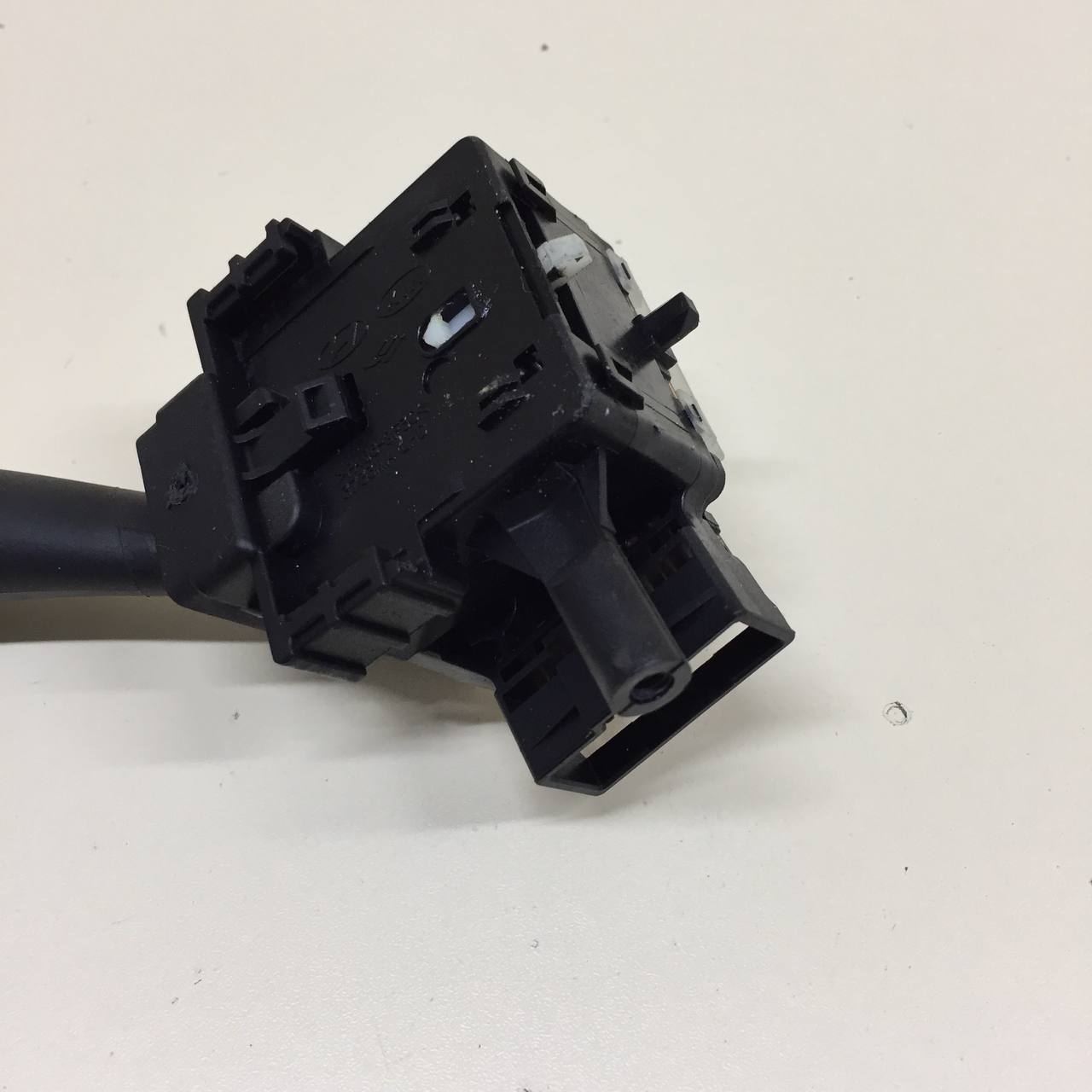 Переключатель поворотов подрулевой Hyundai Starex H1/Grand Starex 2007>