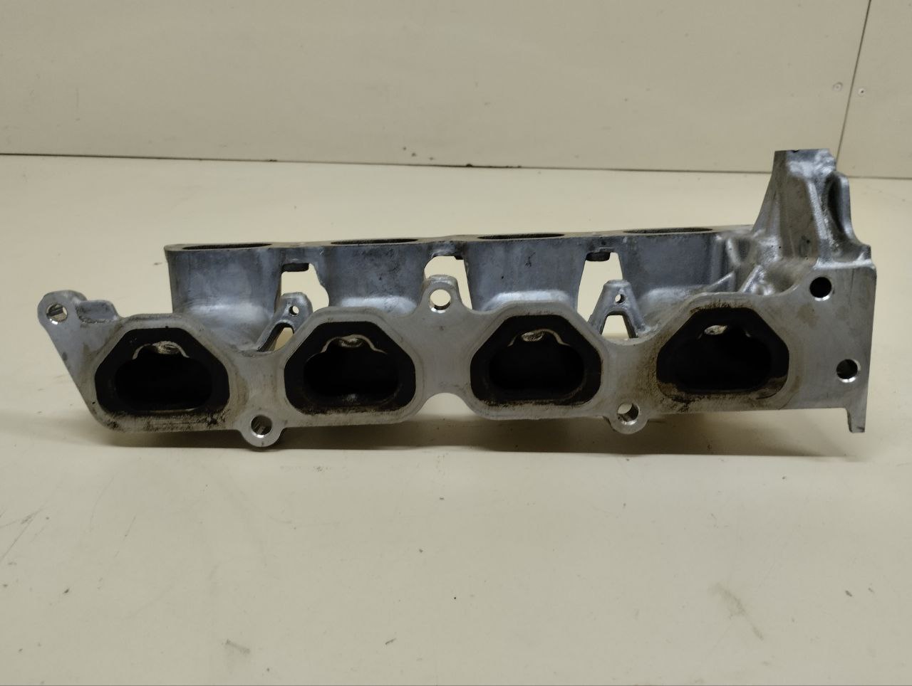 Коллектор впускной Renault Duster (HSA, HSM) 2012> Коллектор впускной Renault Duster (HSA, HSM) 2012>
