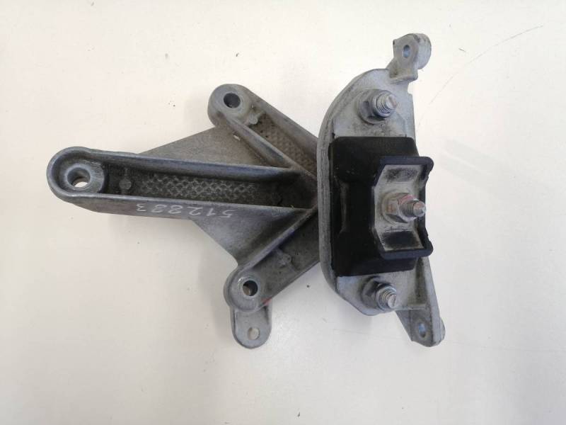 Кронштейн КПП Renault Logan (1) 2005-2014 Кронштейн КПП Renault Logan (1) 2005-2014