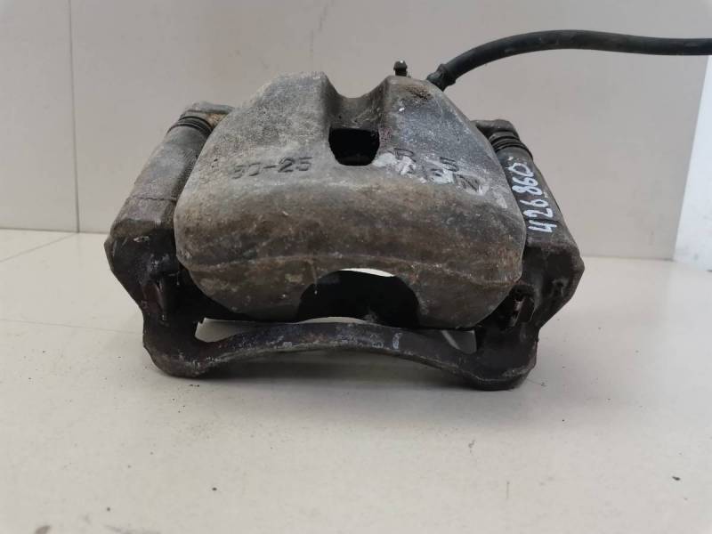 Суппорт передний правый Toyota Altezza (XE10) 1998-2005 Суппорт передний правый Toyota Altezza (XE10) 1998-2005