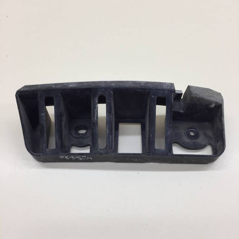 Кронштейн заднего бампера правый Skoda Rapid 2012-2020