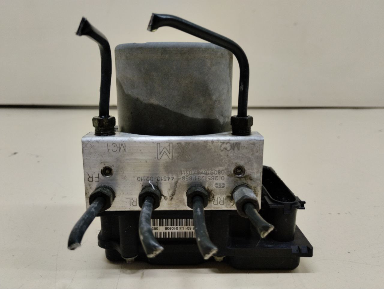 Блок ABS (насос) Toyota Auris (E150) 2006-2012 Блок ABS (насос) Toyota Auris (E150) 2006-2012