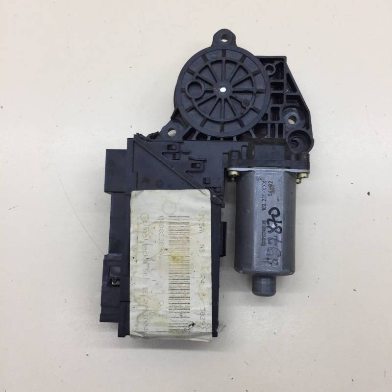 Моторчик стеклоподъемника Volkswagen Touareg (7L) 2002-2010