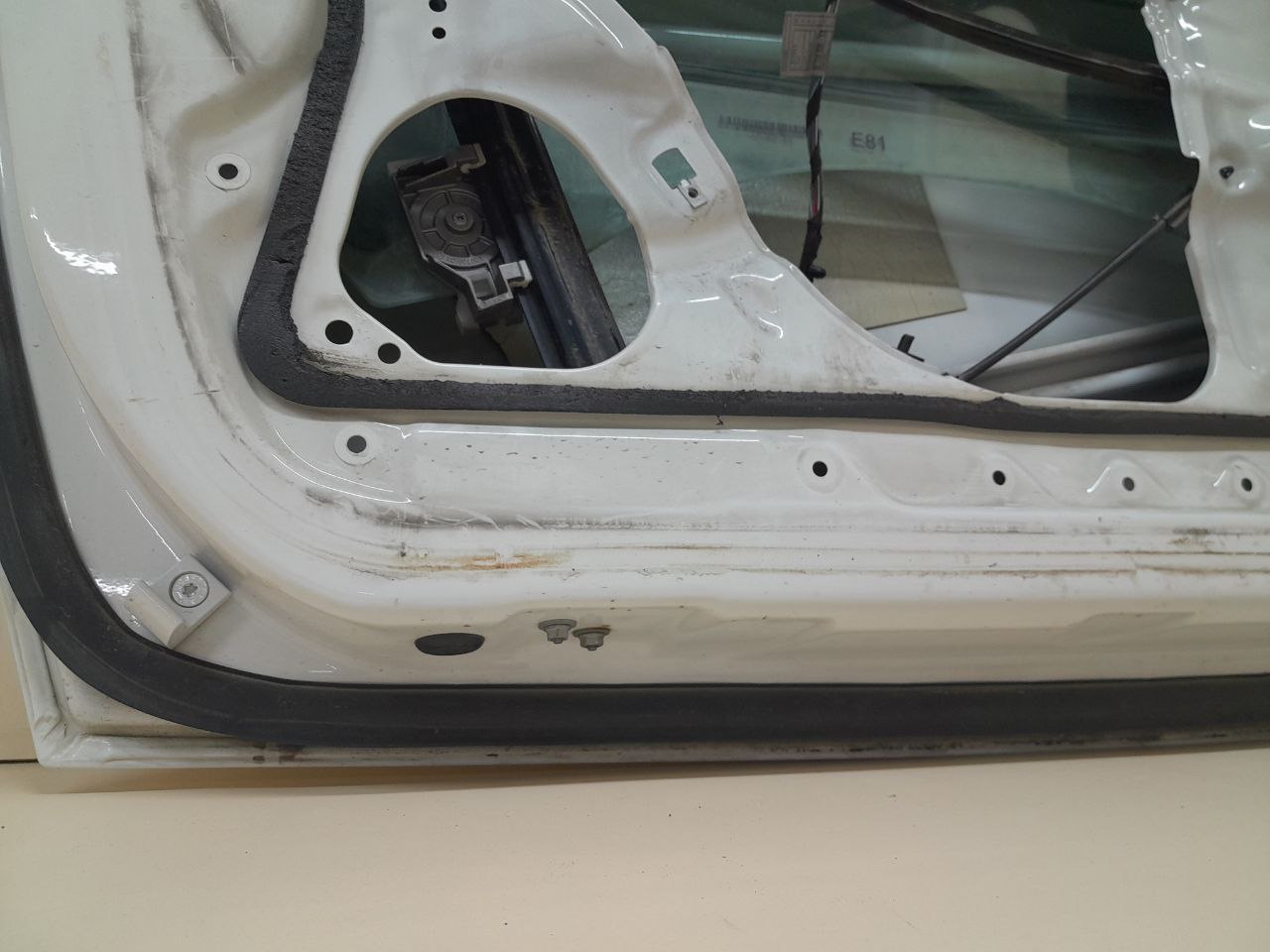 Дверь передняя левая BMW 1-series E87/E81 2004-2011
