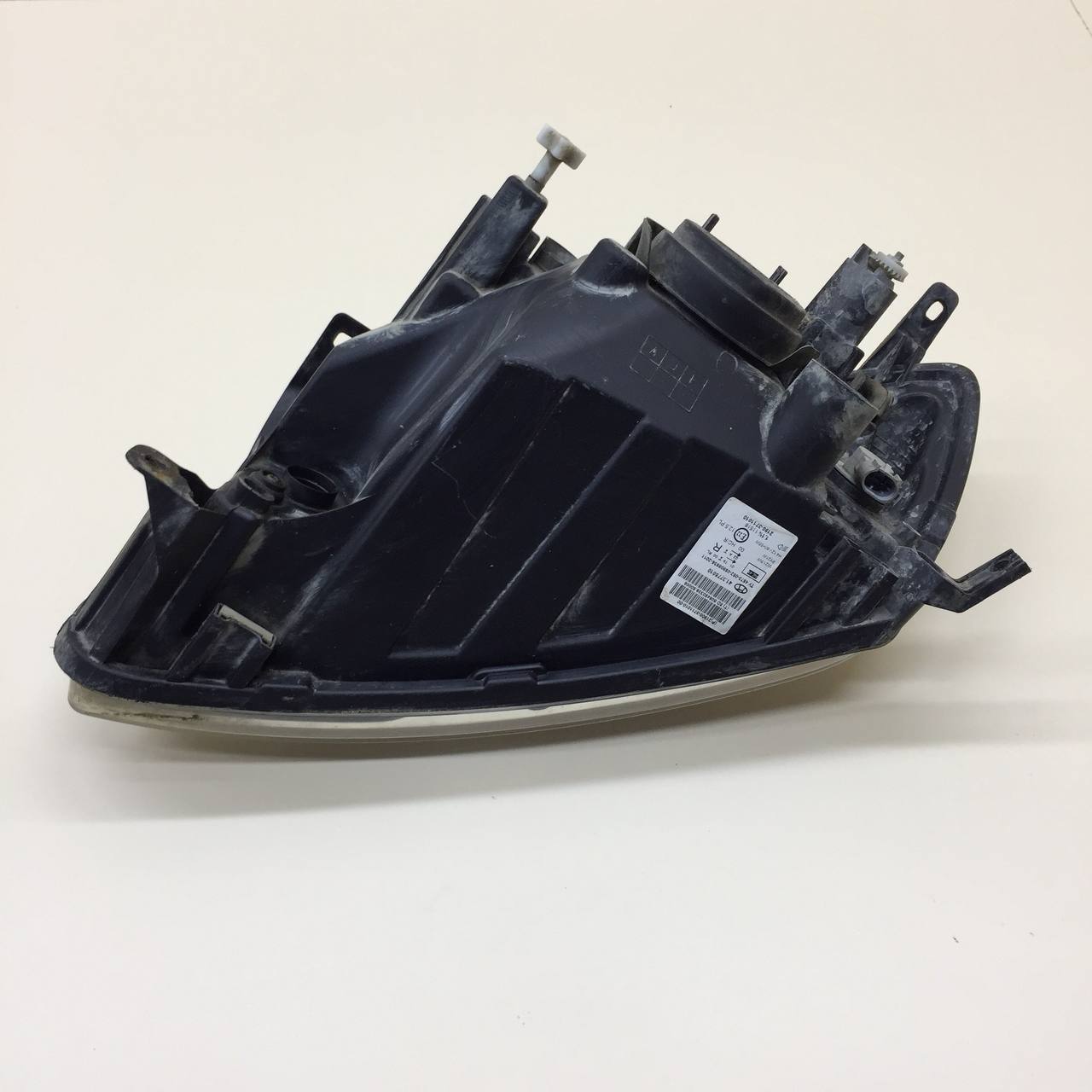 Фара правая Lada Granta 2011>