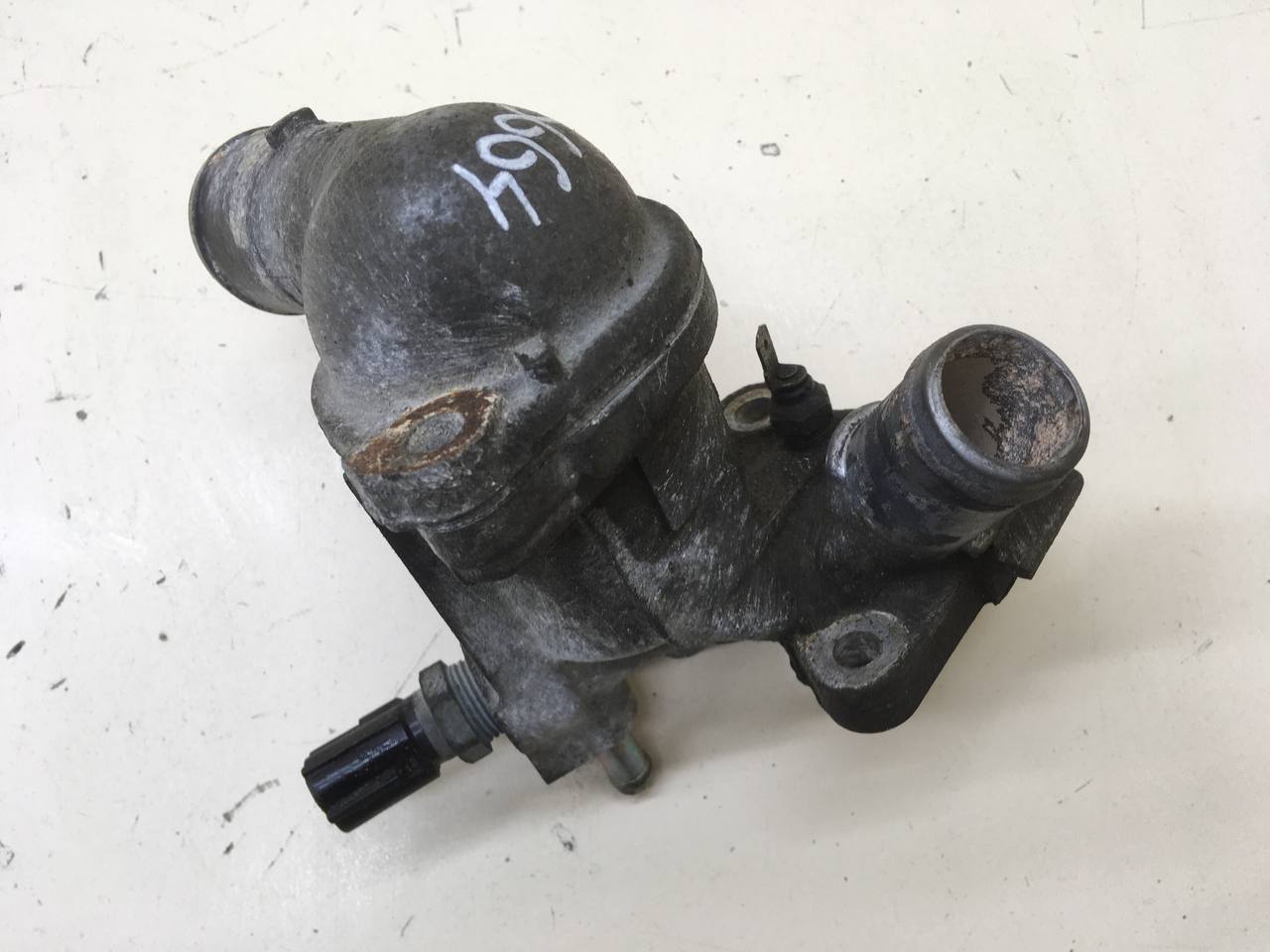 Корпус термостата Mitsubishi Lancer 9 (CS/Classic) 2000-2011 Корпус термостата Mitsubishi Lancer 9 (CS/Classic) 2000-2011