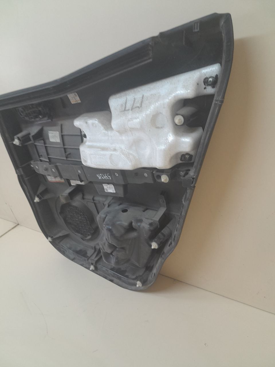 Обшивка двери задней левой Mazda CX-7 (ER) 2006-2012