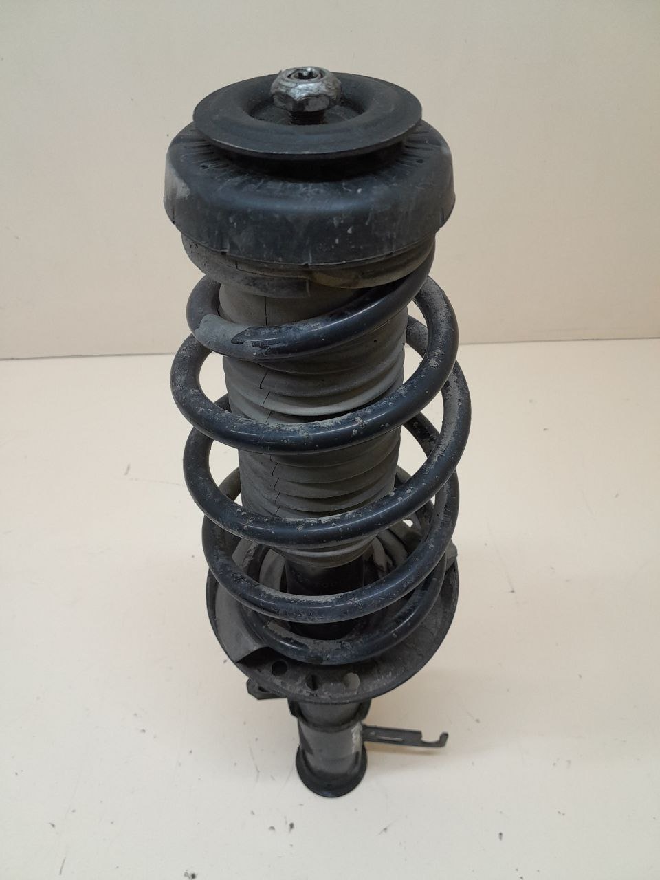 Амортизатор передний левый Chevrolet Cruze (J300) 2009-2016