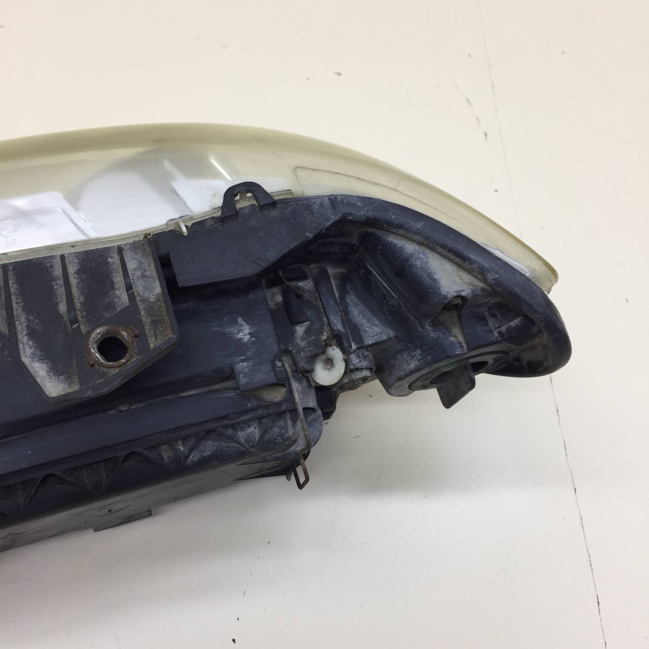 Фара правая Fiat Albea 2002-2012