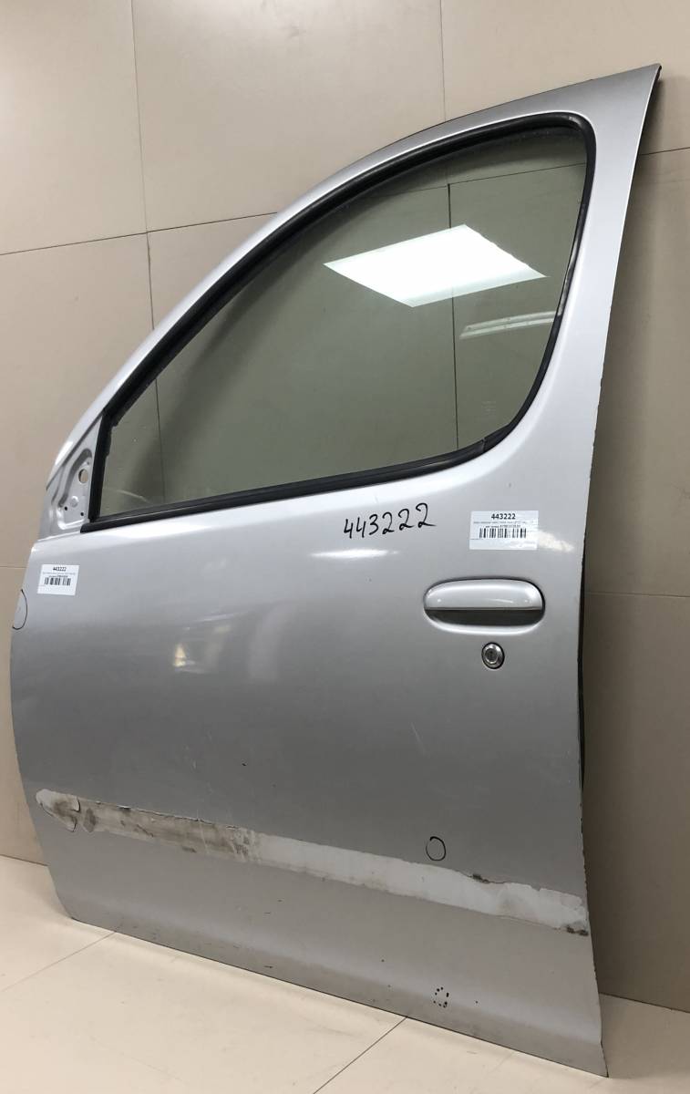 Дверь передняя левая Toyota Verso (XP20) 1999-2006
