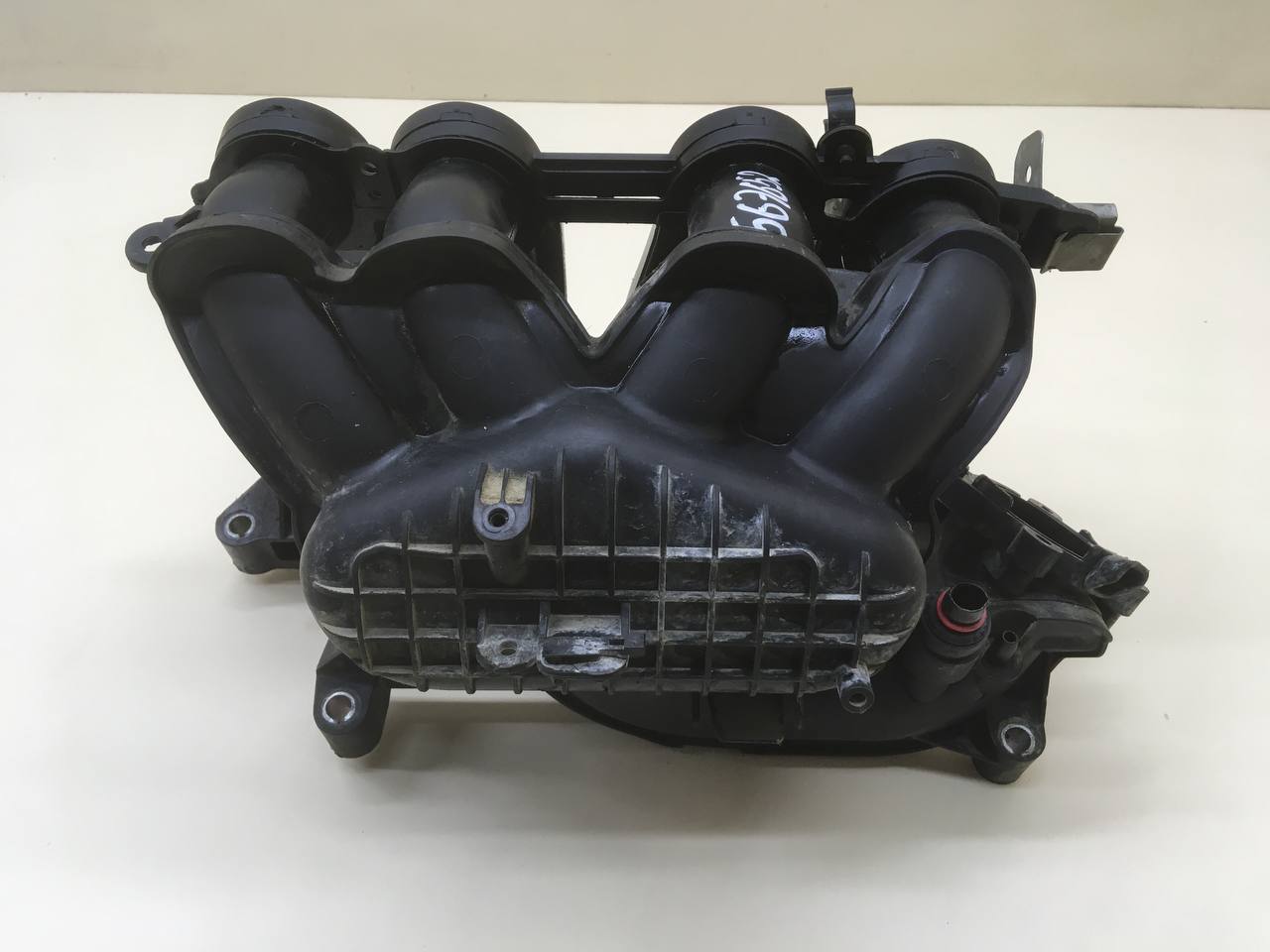 Коллектор впускной Ford Focus 3 2011> Коллектор впускной Ford Focus 3 2011>
