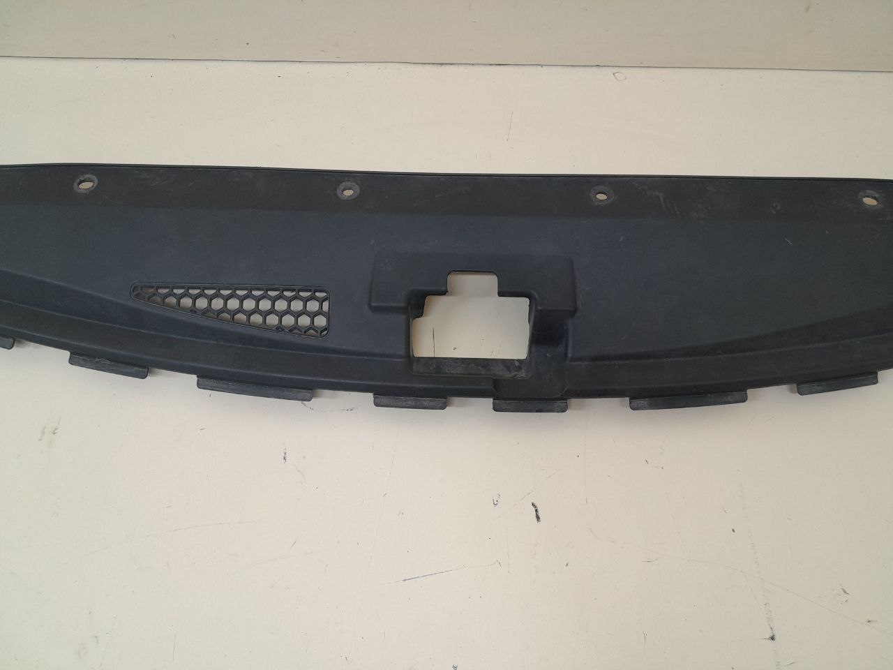 Кожух замка капота Hyundai Starex H1/Grand Starex 2007> Кожух замка капота Hyundai Starex H1/Grand Starex 2007>