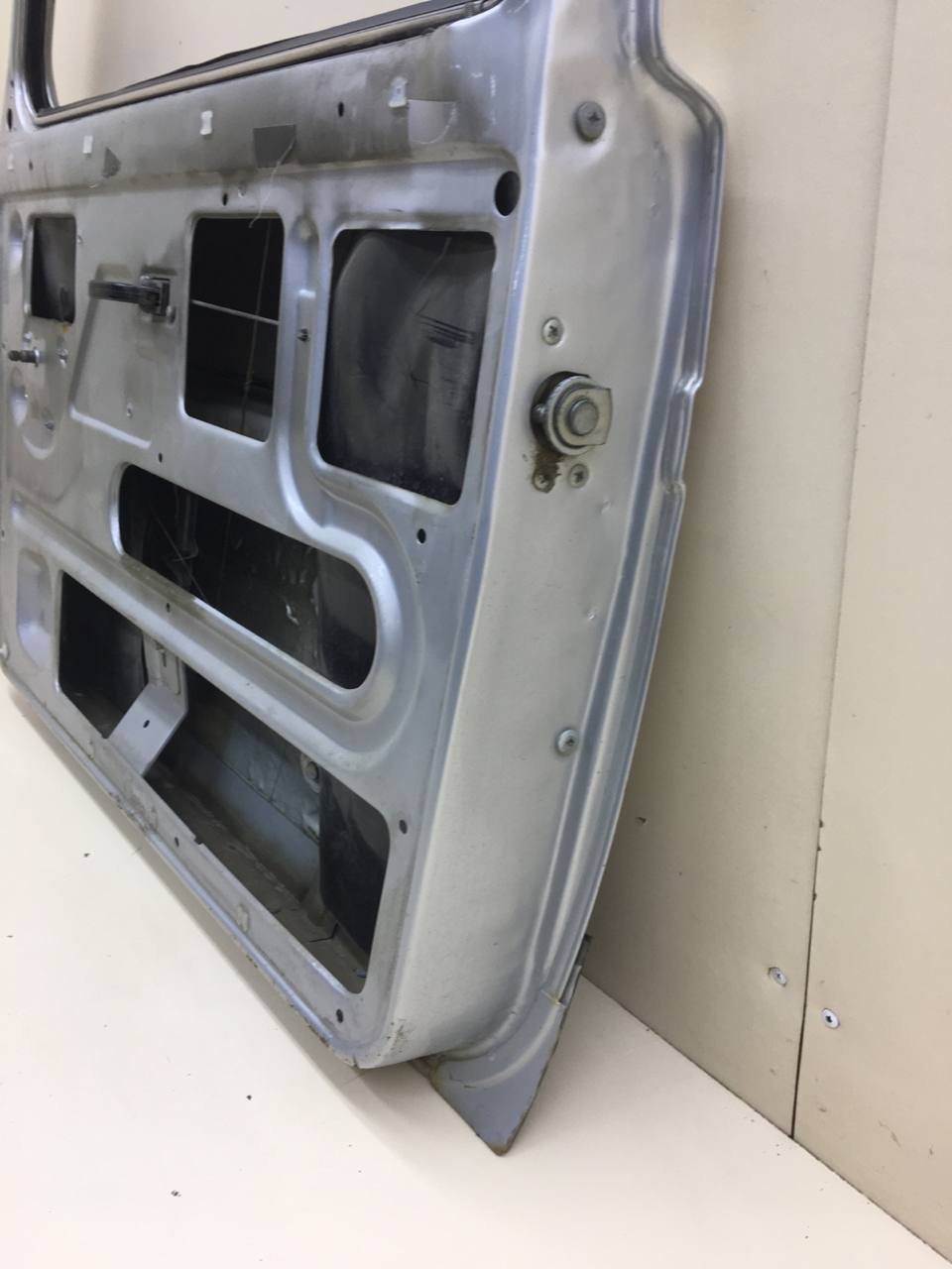 Дверь передняя правая Lada Niva 2131 1993>