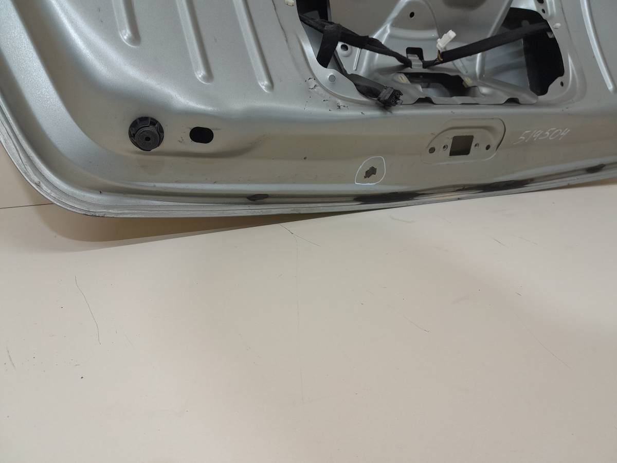 Дверь багажника Renault Sandero 2009-2014 Дверь багажника Renault Sandero 2009-2014