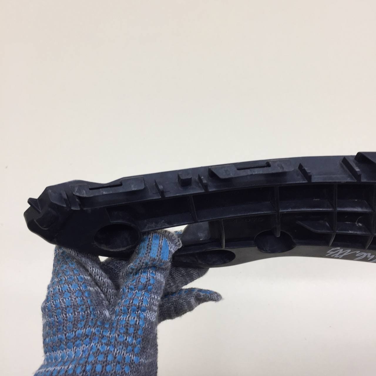 Кронштейн переднего бампера левый Toyota Rav 4 (XA40) 2013-2019