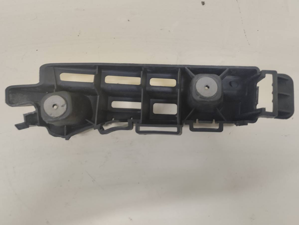 Направляющая заднего бампера левая Chevrolet Cruze (J300) 2009-2016